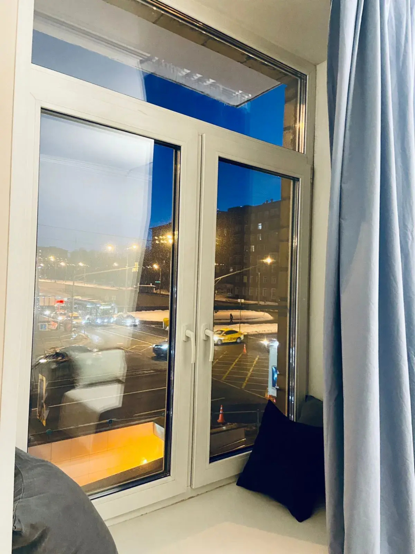 Апартаменты 2х комнатная квартира в Сталинке с 3х метровыми потолками у метро