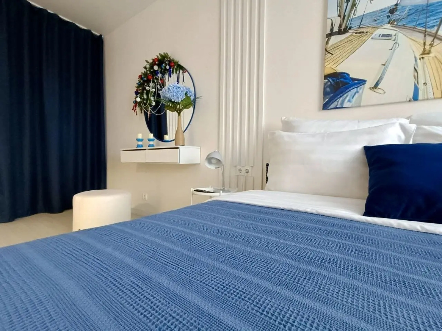 Сеть Апартаментов «Атмосфера» | Санторини — Морское Спокойствие И Городская Высота