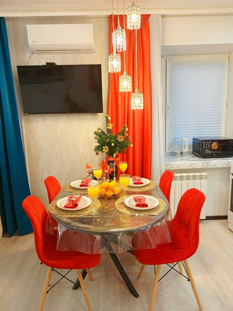 Апартаменты Уютные в высотке на Университетском Lion Apart