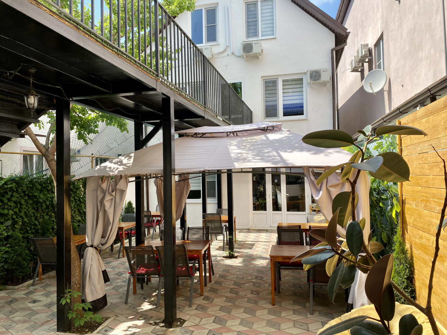 Гостевой дом Green Wall