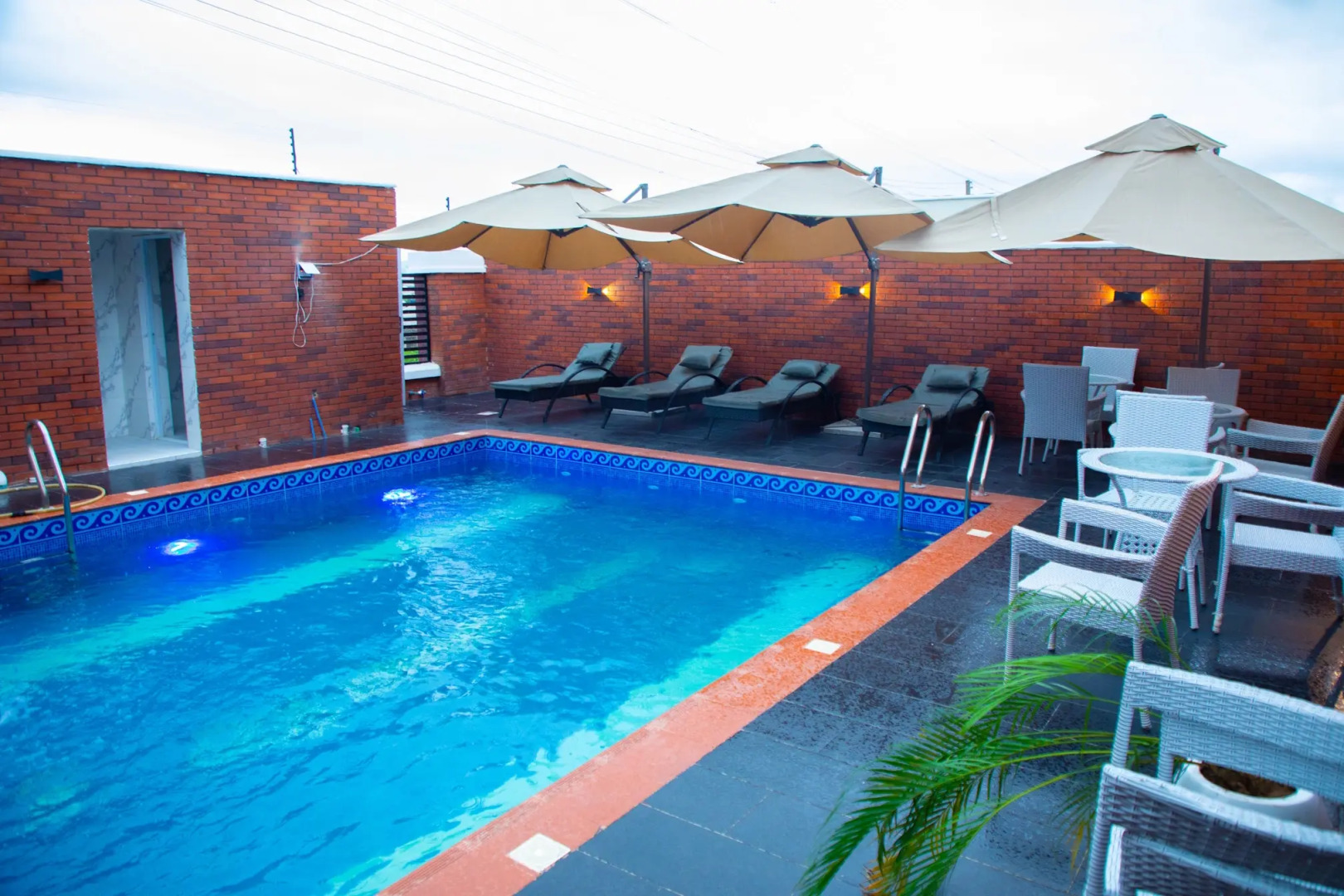 Отель Age International