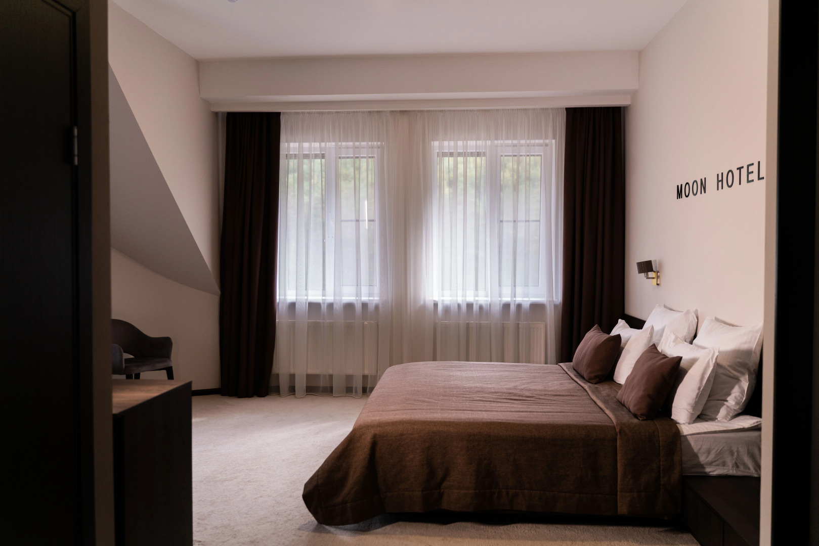 Отель Moon