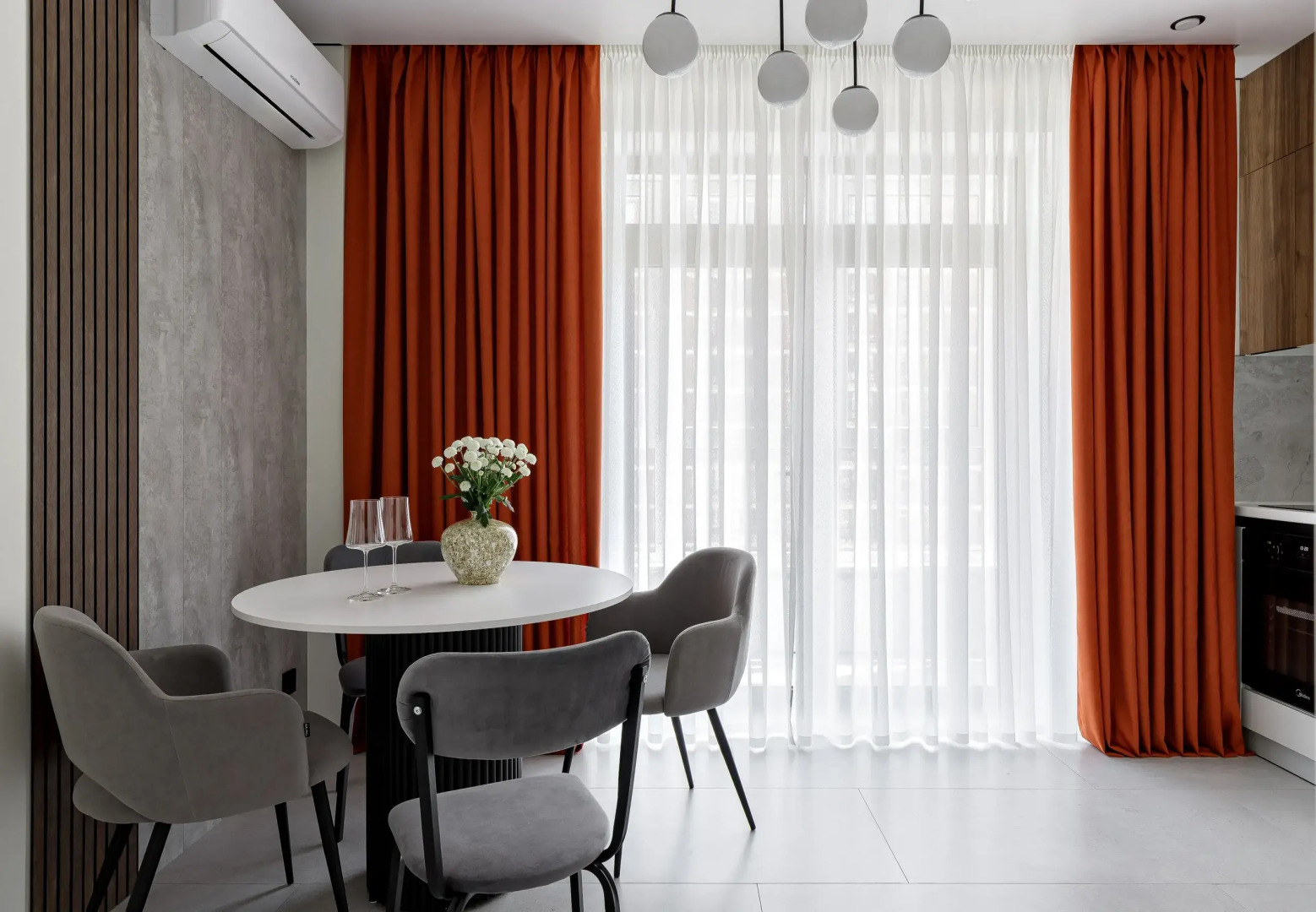 Квартира Двухкомнатная LikeHome Олива рядом с парком Галицкого