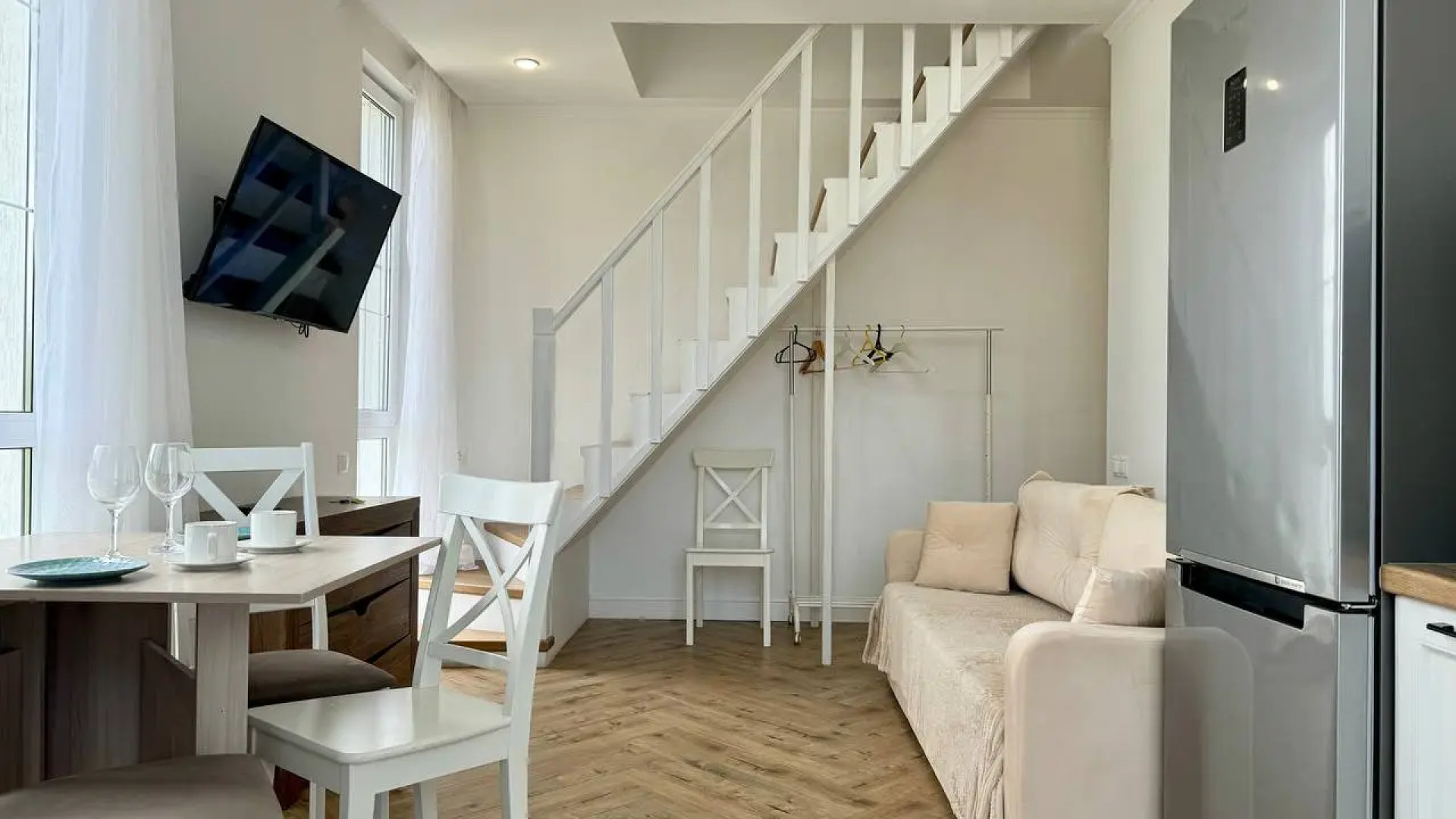 Квартиры с балконами и видом на горы на Мелетяна 5а 2