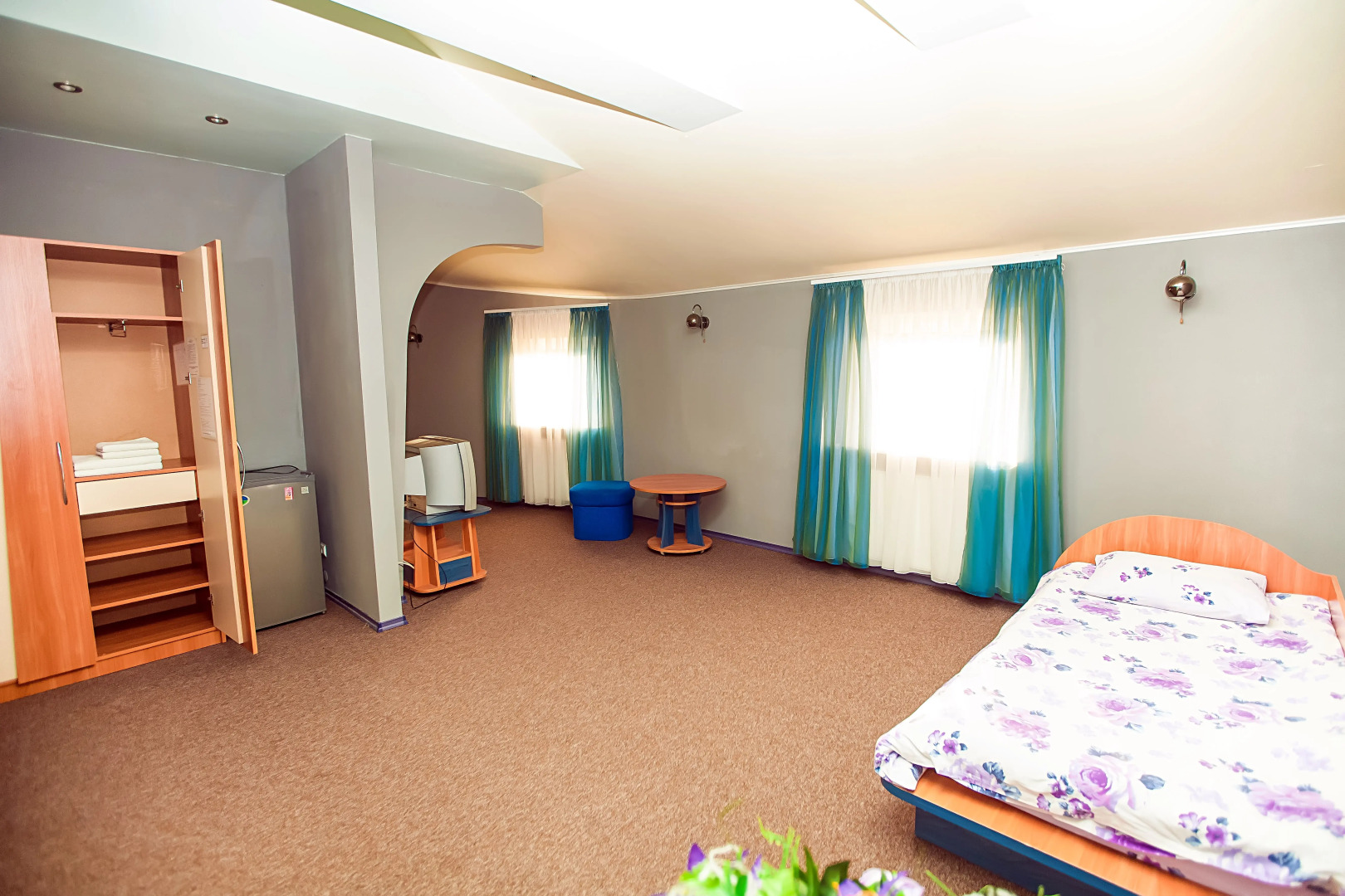 Отель Jam Rakovets