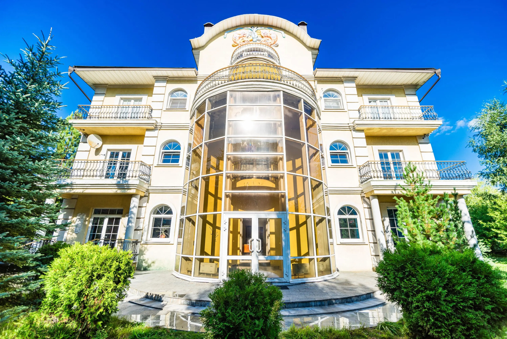 Частный дом Шикарный дом в Апрелевке с бассейном и сауной