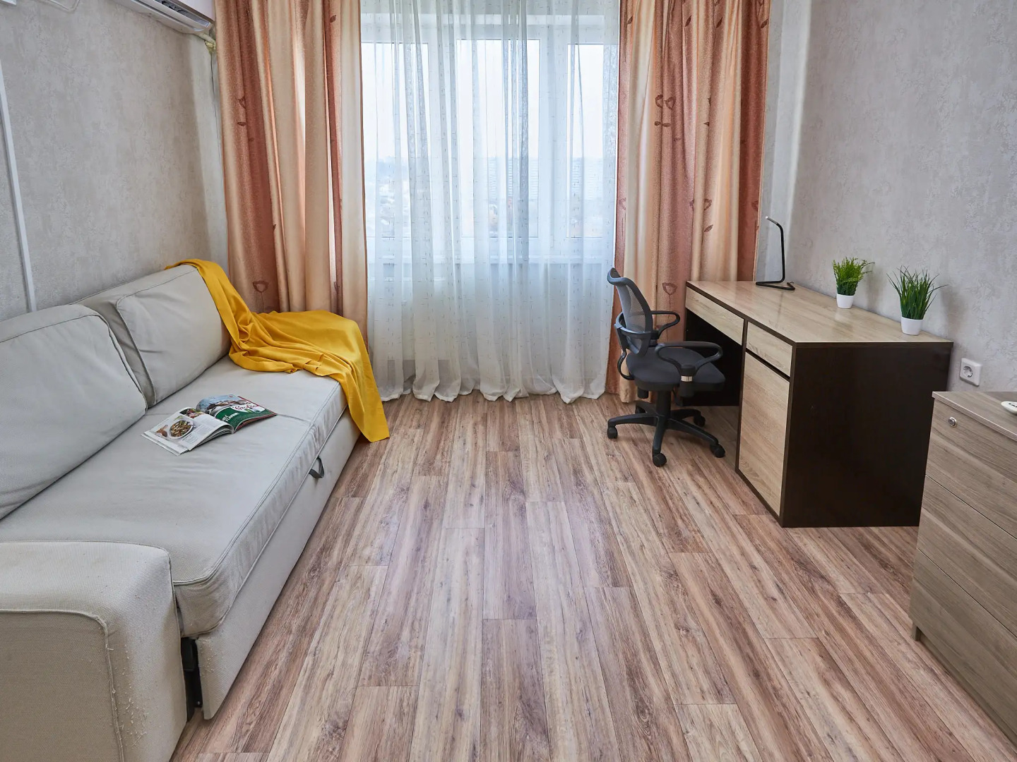 Квартира с Балконом на Артюшкова 27