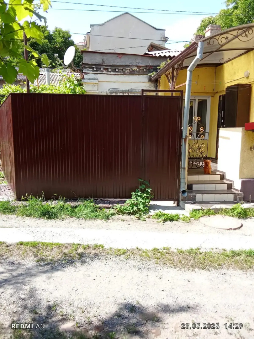 Частный дом в центре города у моря с садиком + мангал, парковка