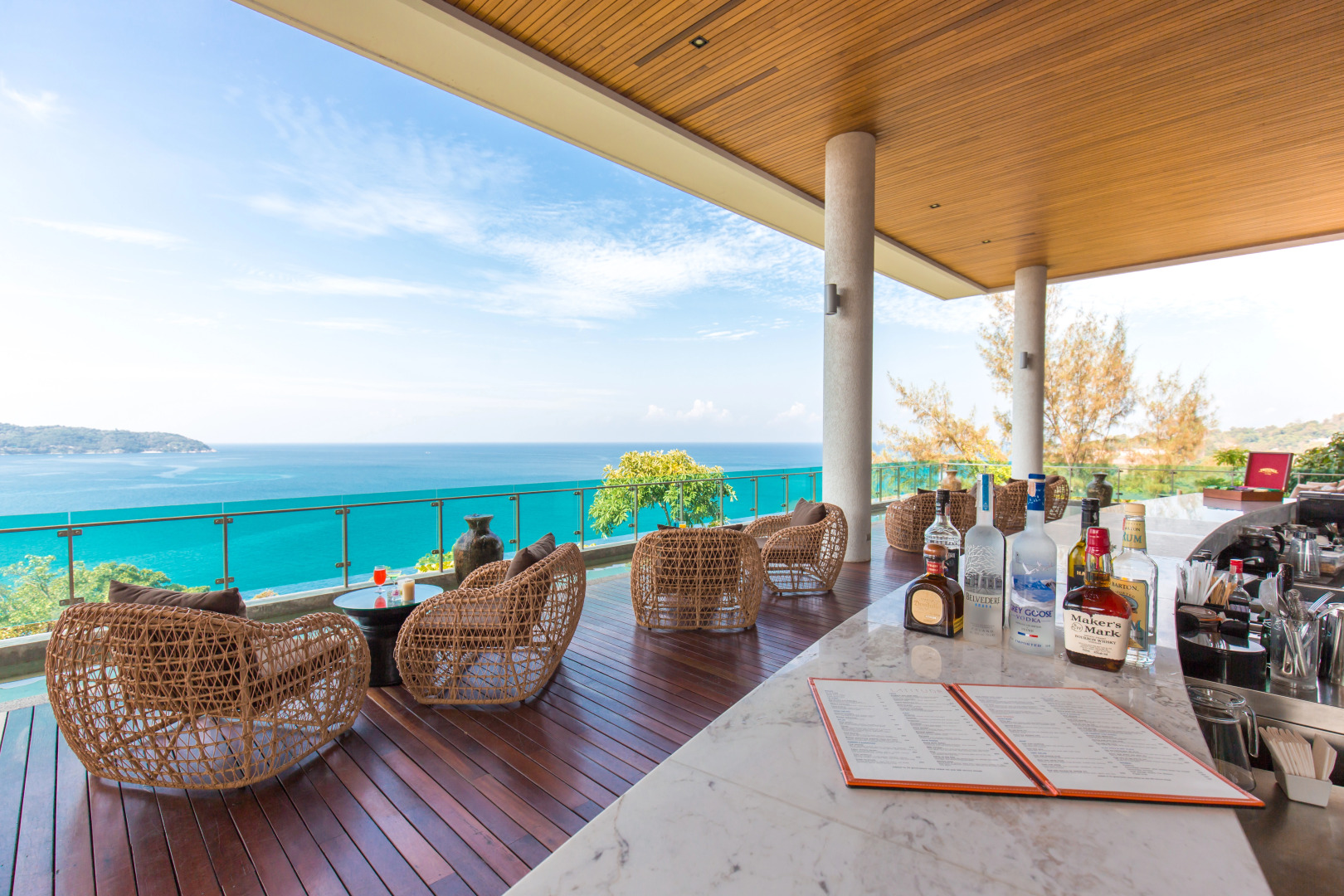 Отель Wyndham Grand Phuket Kalim Bay