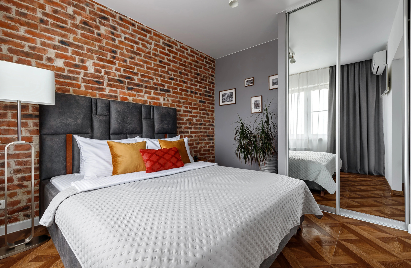 Квартира Стильный лофт на первой линии парка Галицкого