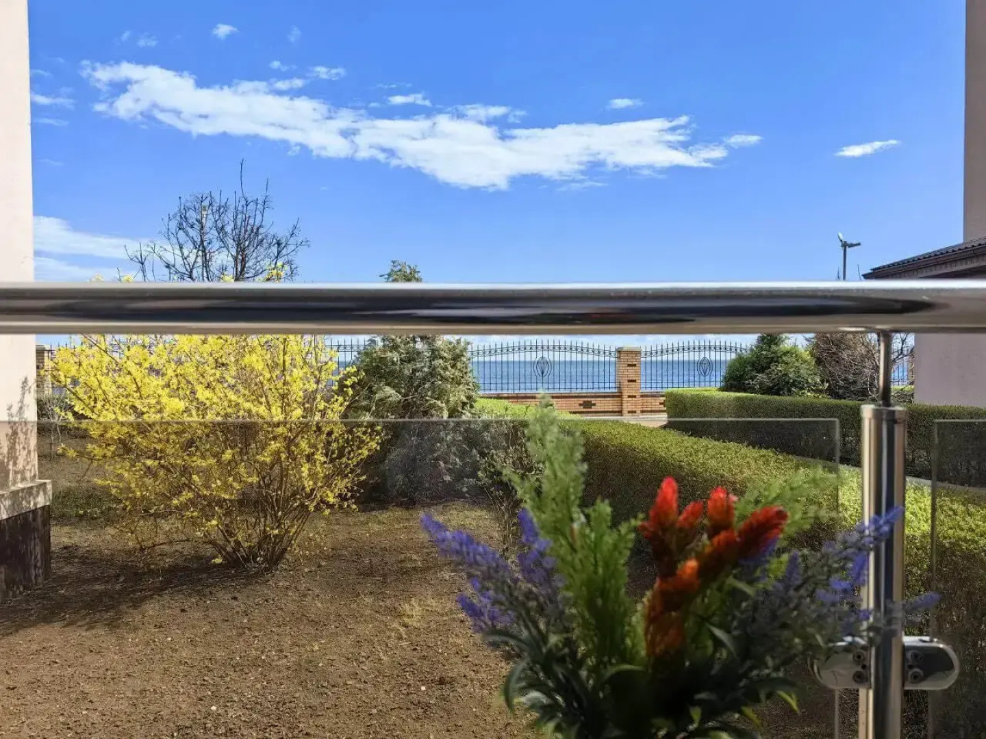 Апартаменты 2х-комнатные на Первой Линии Моря