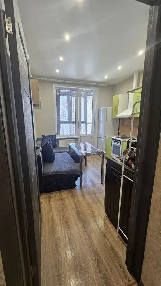 Квартира просторная на бульваре Космонавтов 5