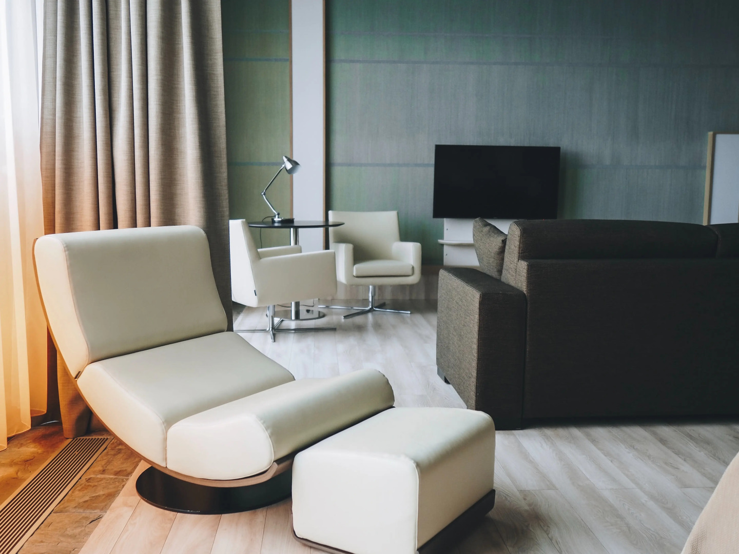 Отель Garden Embassy