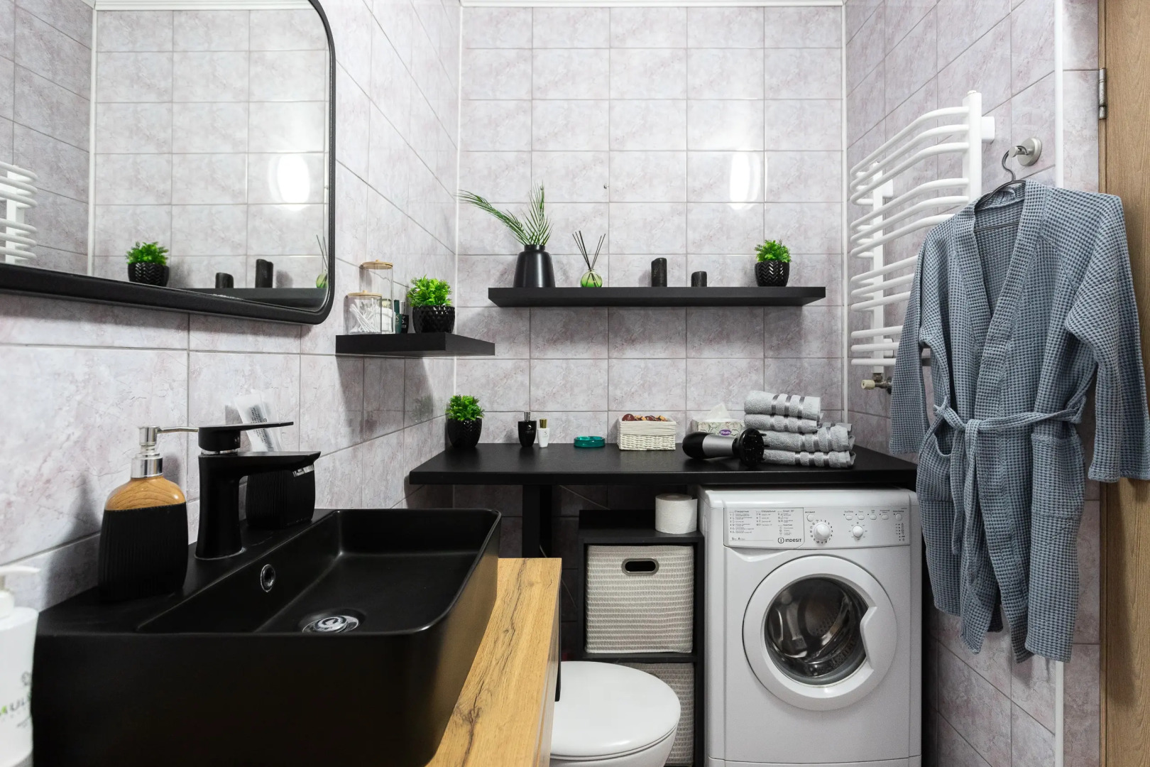 Квартира класса комфорт плюс с видом на реку в центре Рыбной деревни, остров Канта