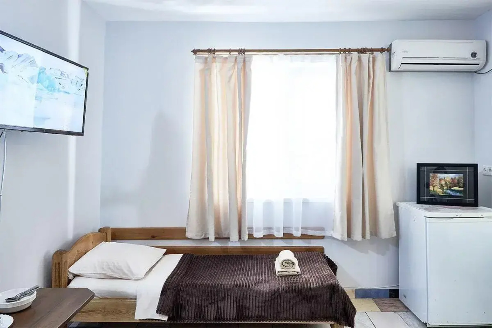 Отель Белый