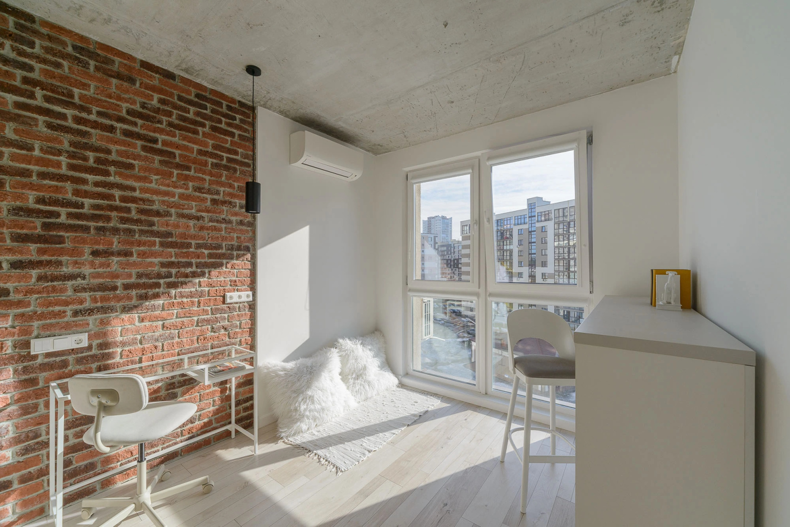Апартаменты 1-комнатные HomeApart П. Мстиславца, 8