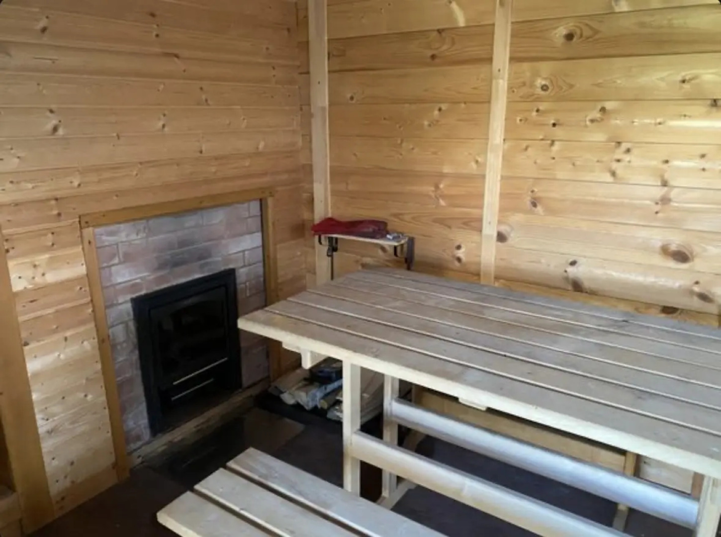 Частный дом у речки для семейного отдыха