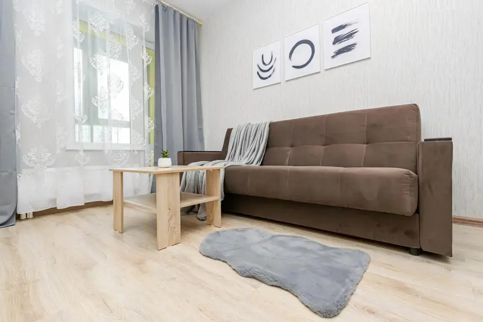 Апартаменты Cosmos Apart на Революции 48А (2)