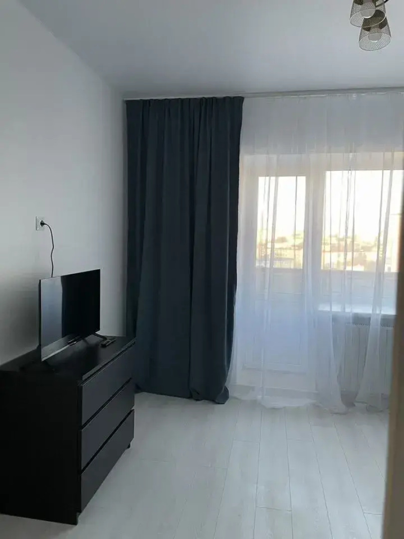 Квартира c нoвым coвременным peмoнтoм и новой техникoй