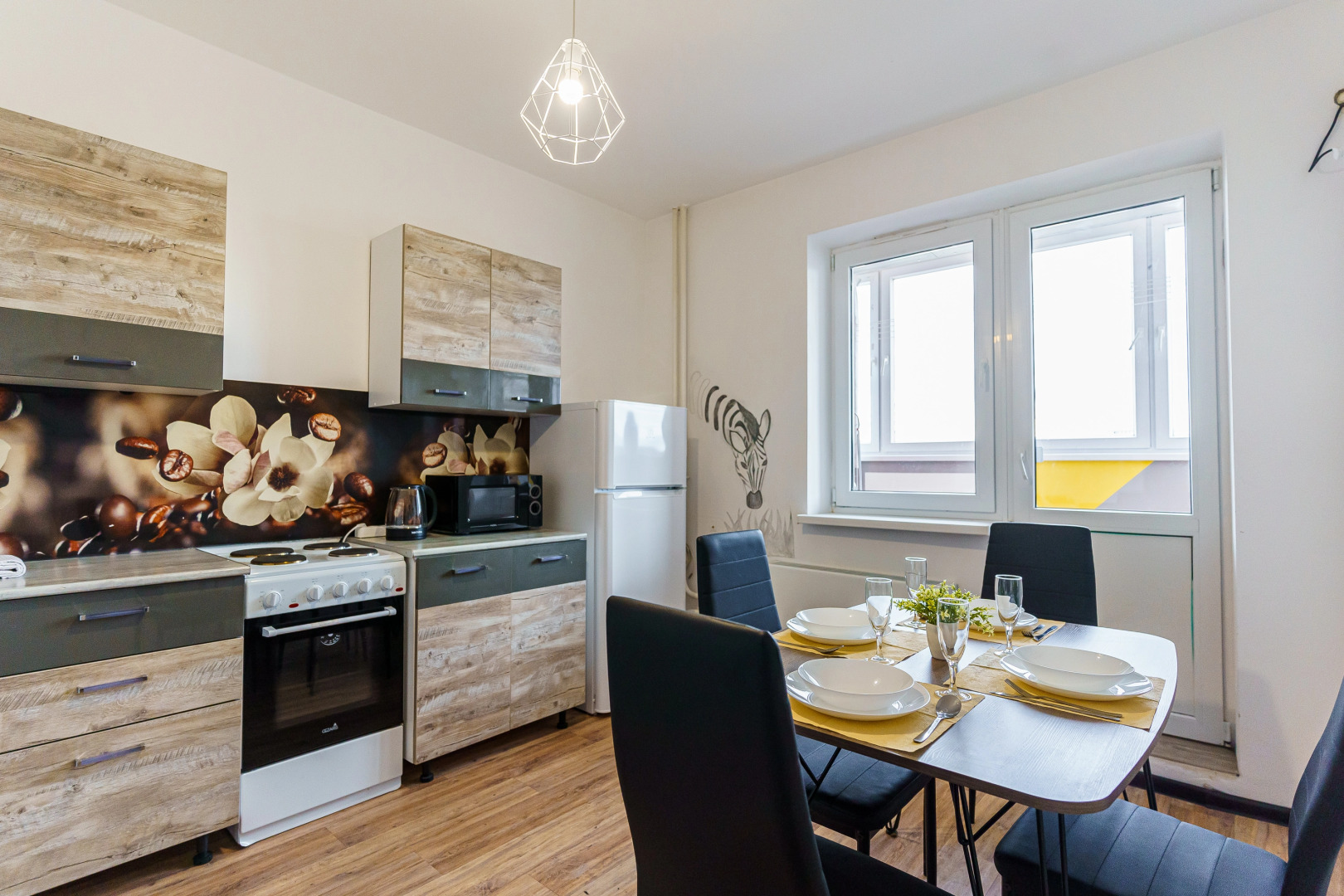 Апартаменты двух-комнатные в центральном районе Новороссийска от LetoApart