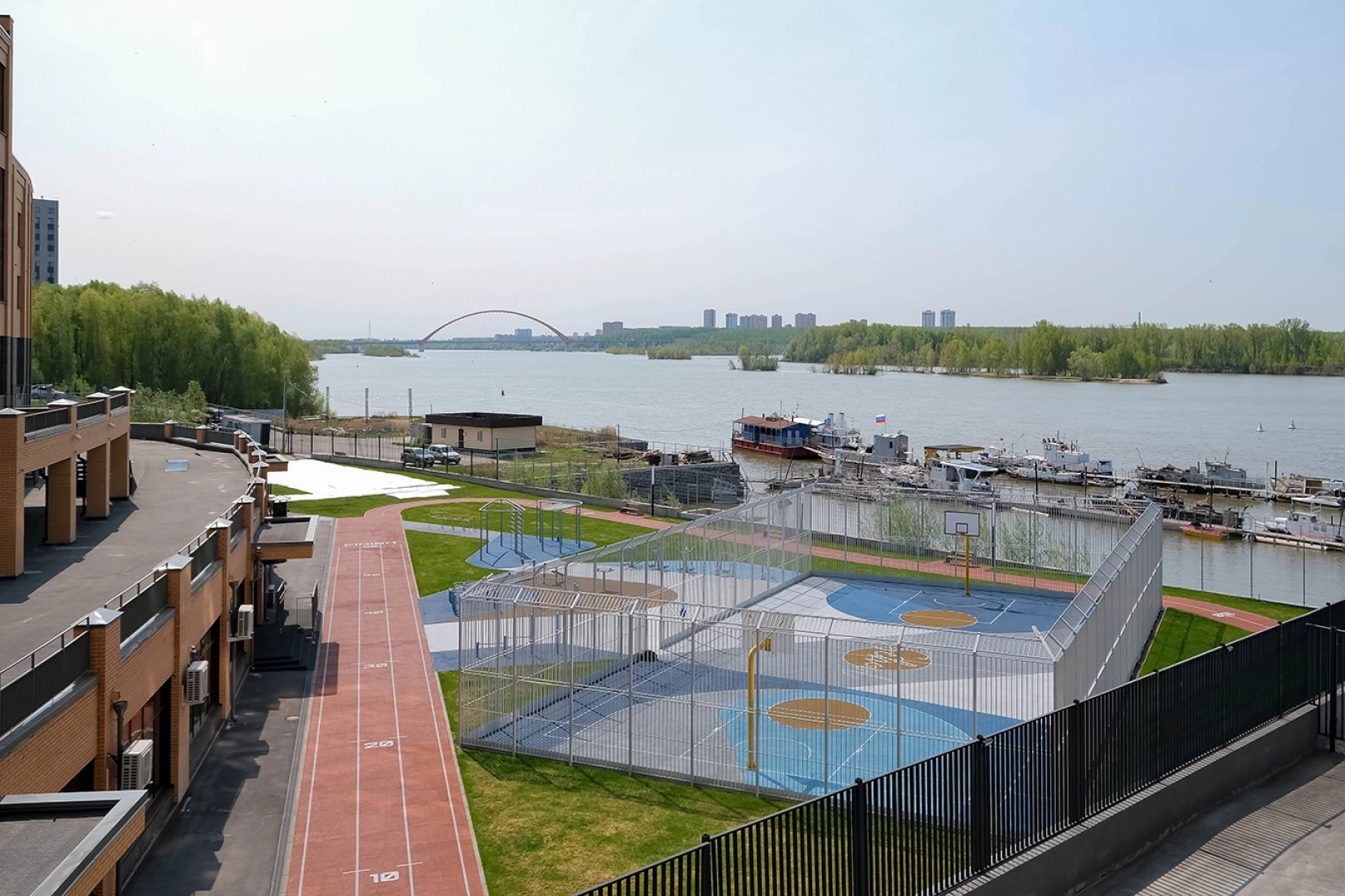 Апартаменты Уютная студия с видом на реку