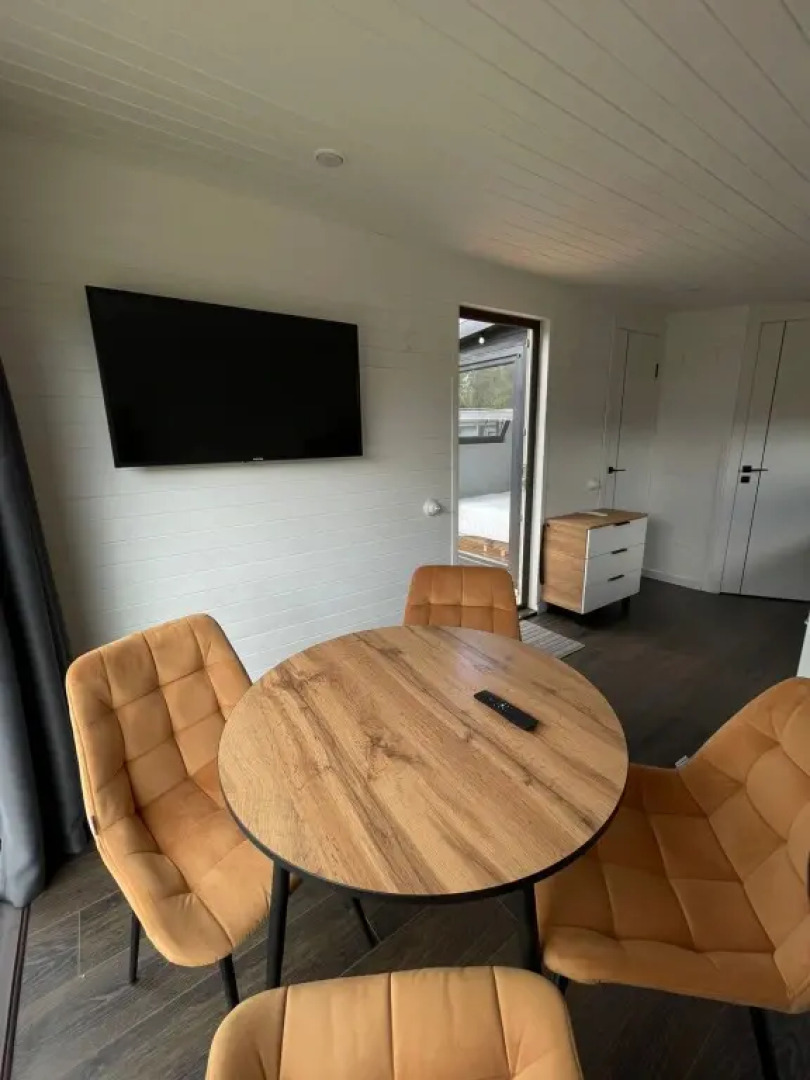 Бунгало Скандинавское на Двоих с Панорамными Окнами, Террасой и Финским Банным Чаном на Дровах