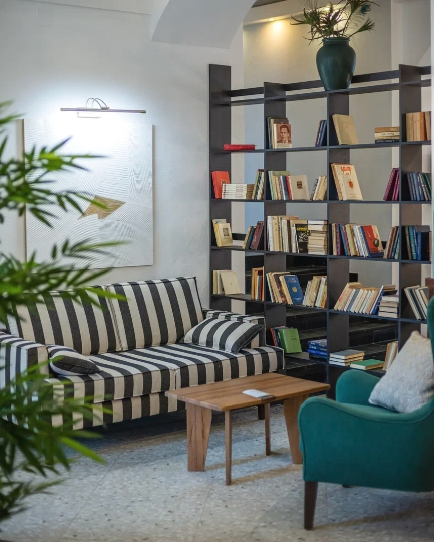 Отель Волхов