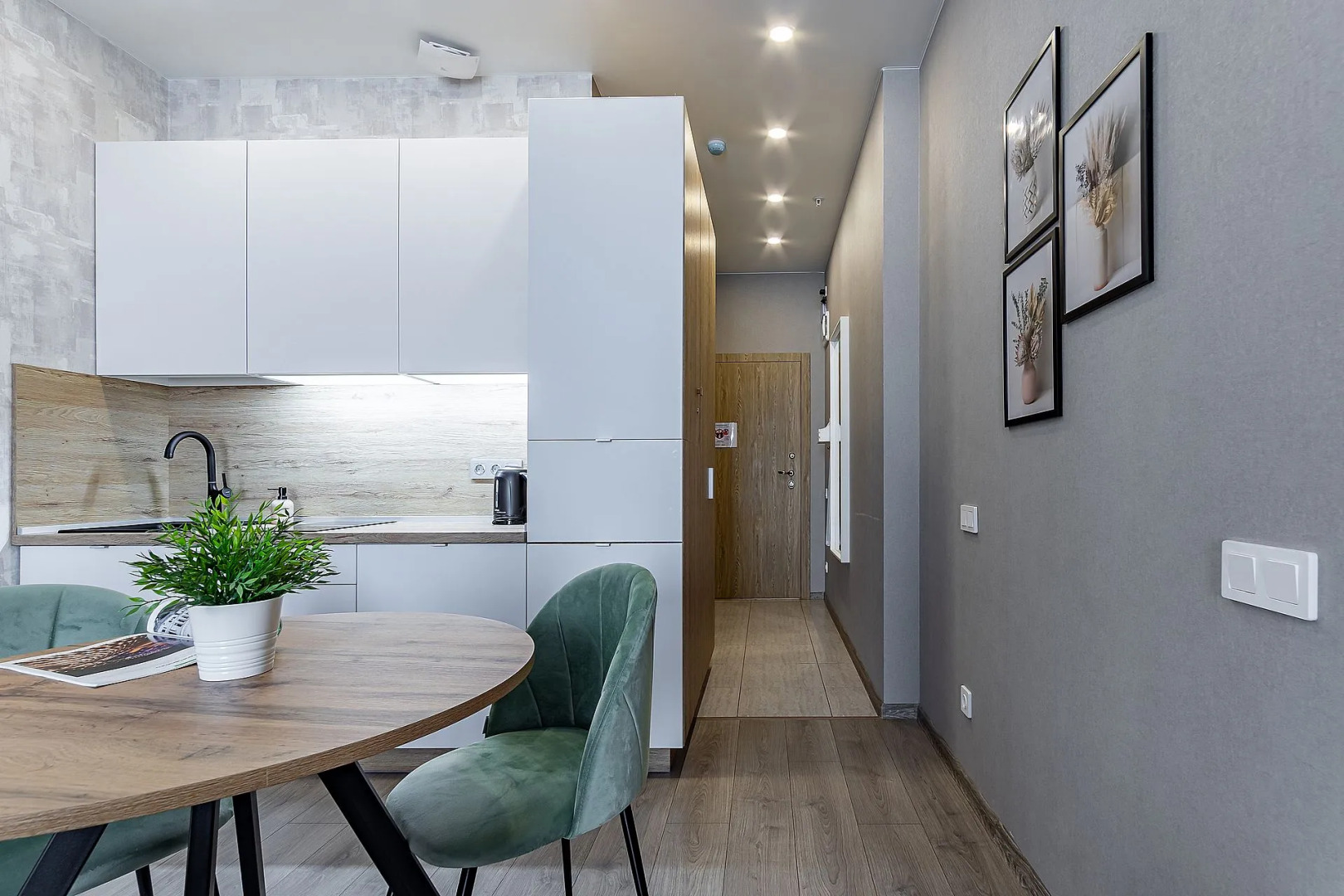 Апартаменты Просторная студия в центре на ул. Горького 23а Сова-Дом