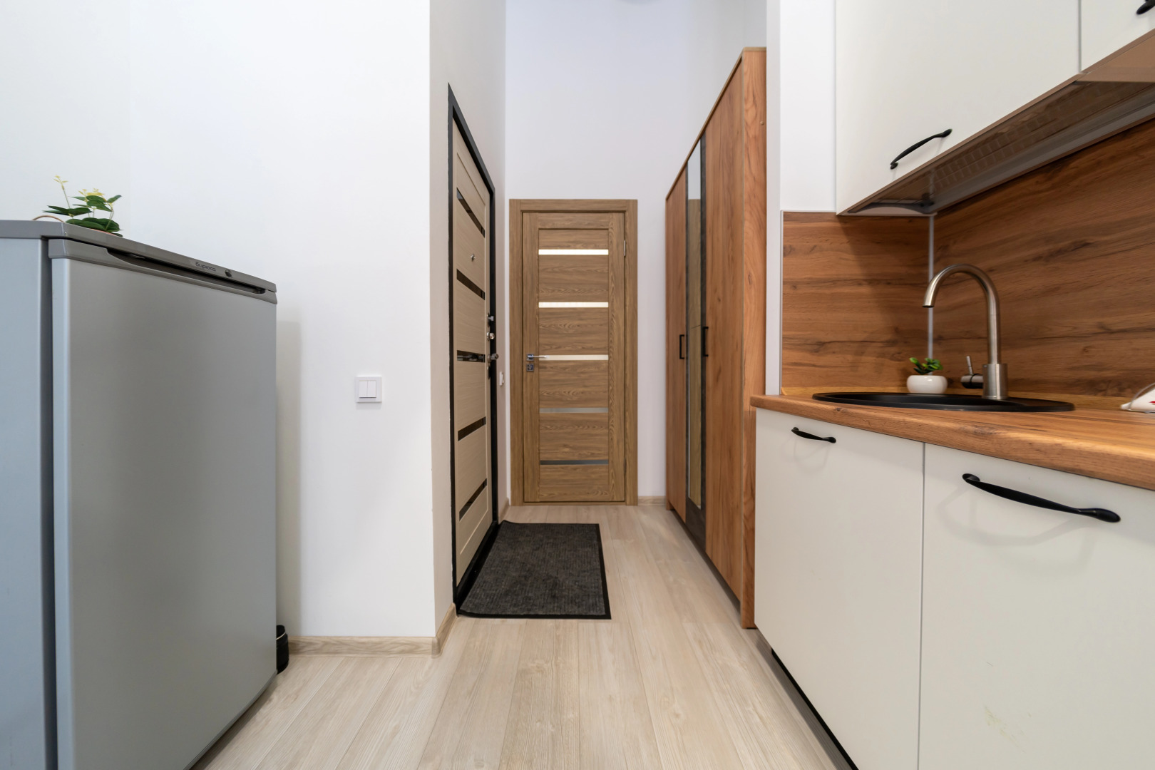 Апартаменты Stepanenkov на Готвальда 24/5 (А)