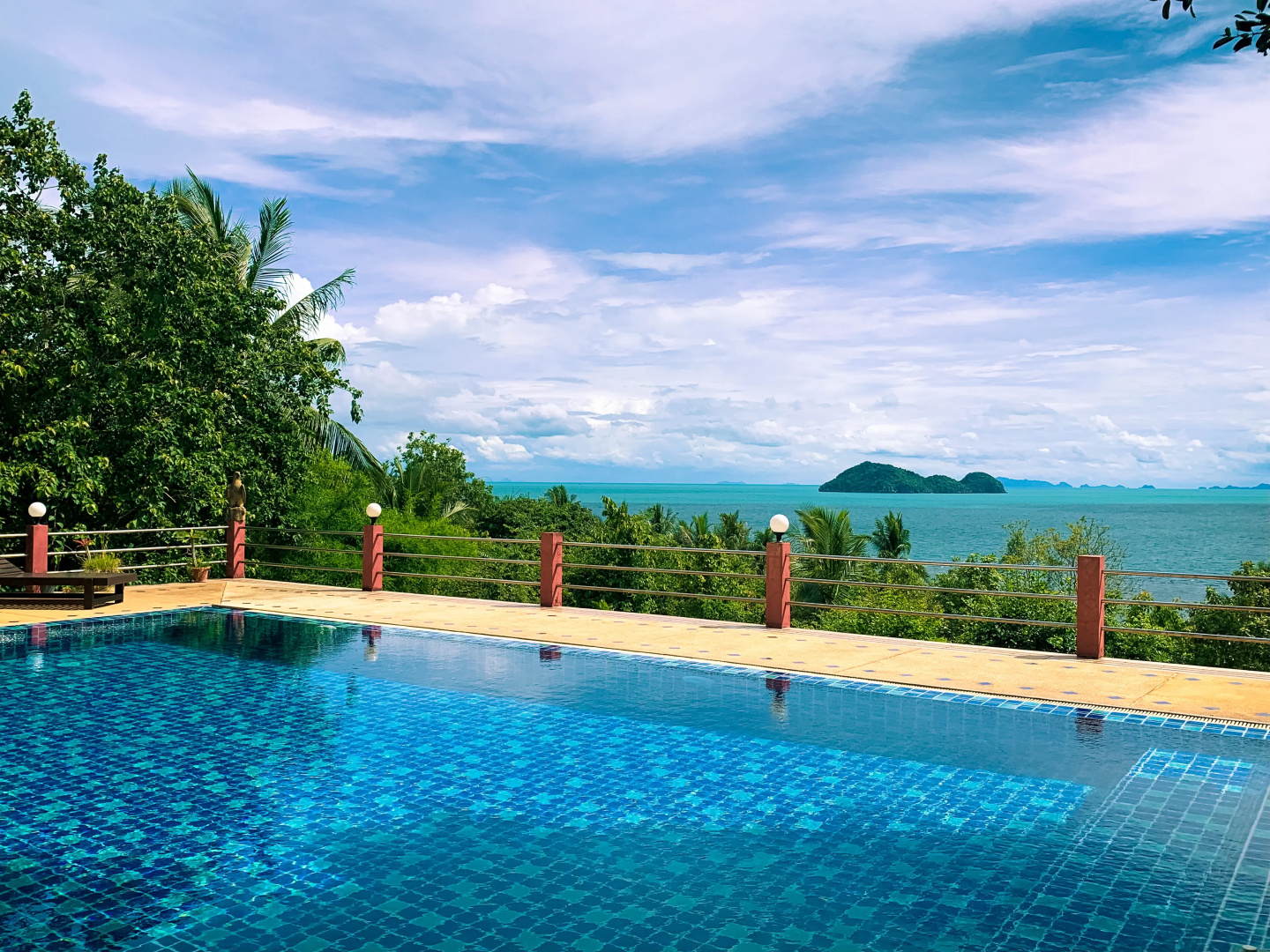 Отель Golden Hill Resort