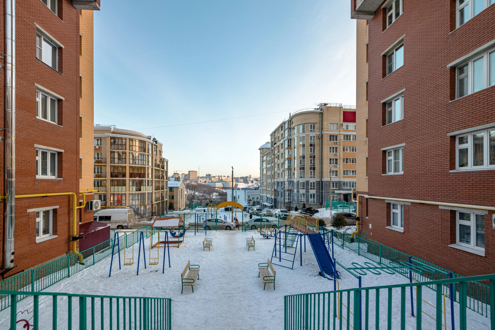 Квартира 1-к у залива на Маркова 8/2 от RentAp, 4 сп.места