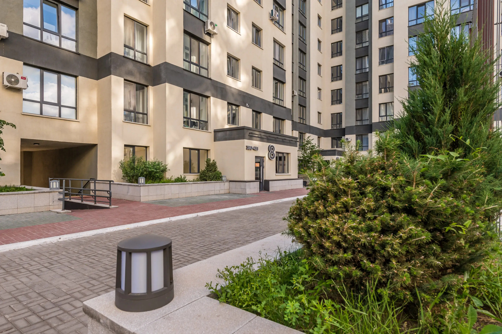 Апартаменты Однокомнатная возле Триумфальной Арки Мангилик Ел