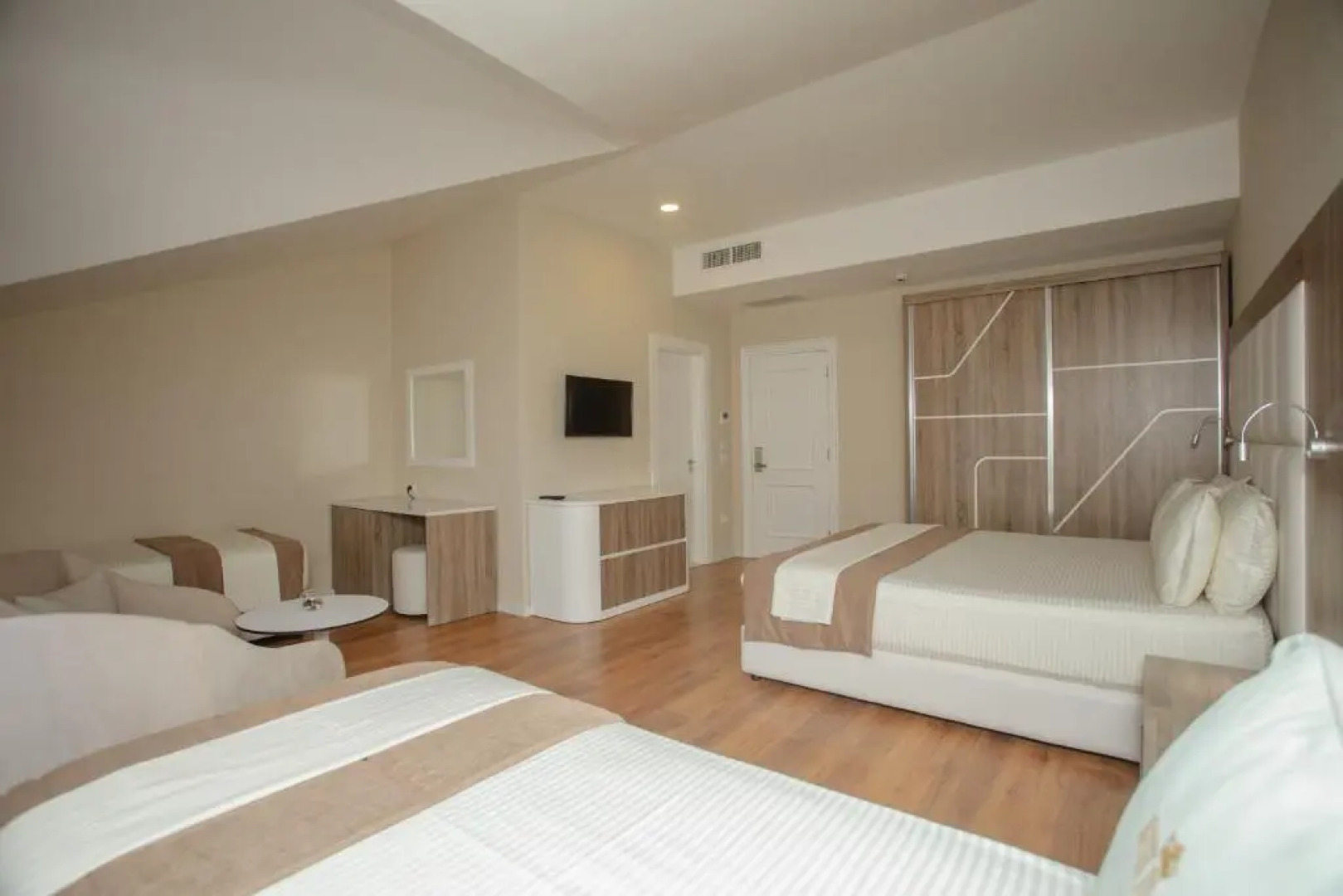 Отель Kompleksi Exalco Al