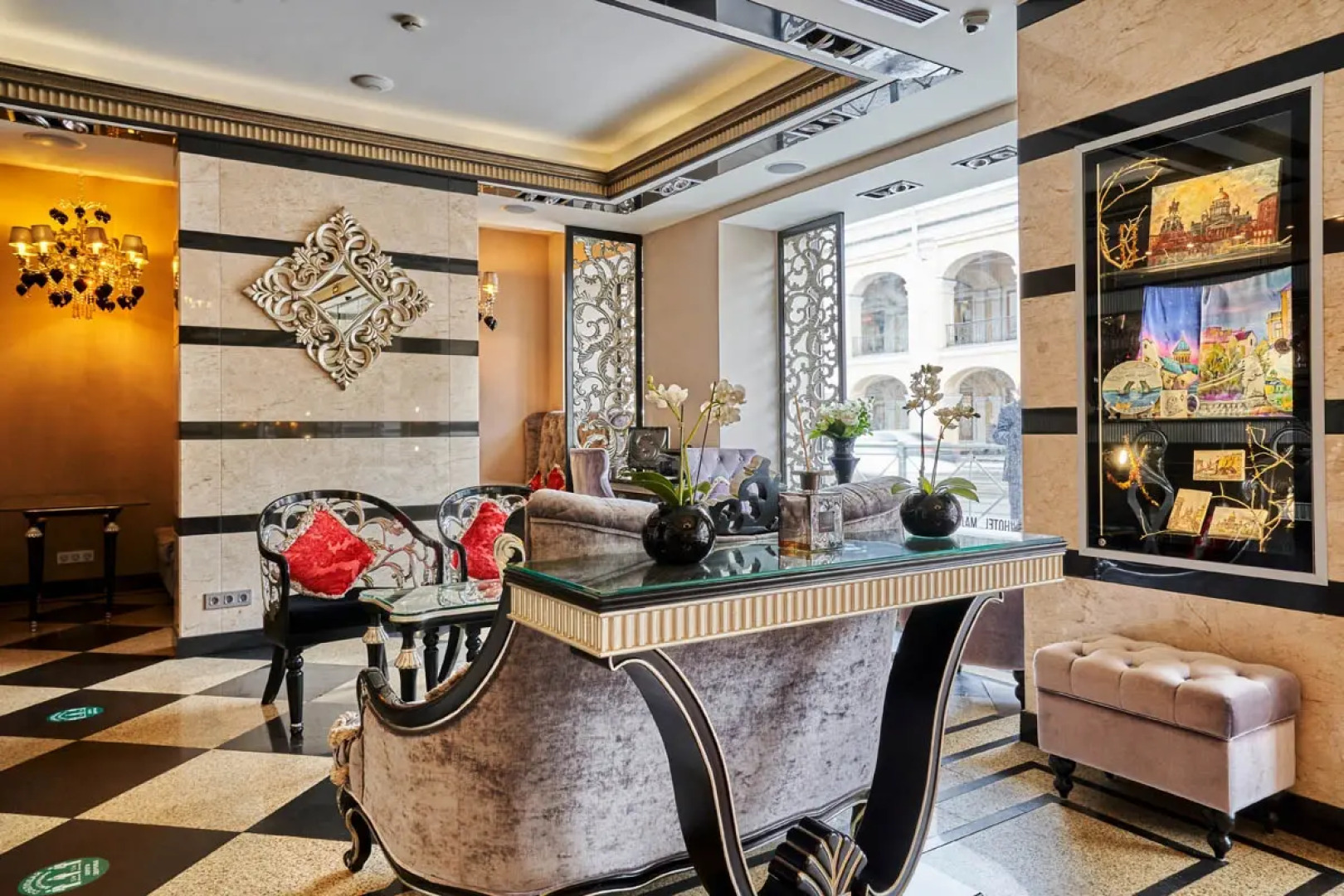 Маджестик Бутик Отель Делюкс