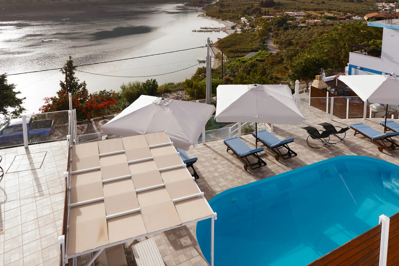 Отель Lake View Suites