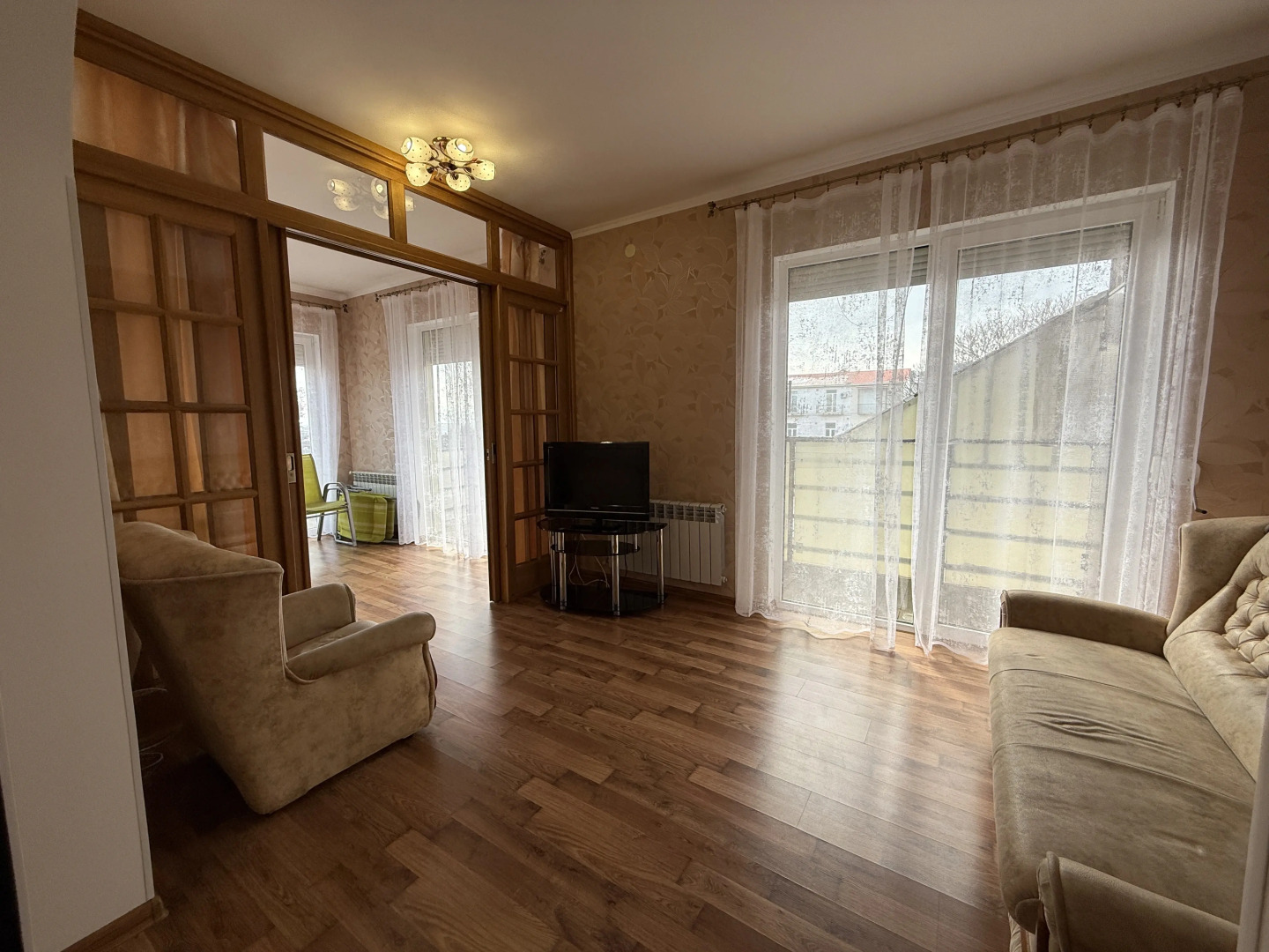 Квартира Видовая двухкомнатная Люкс с балконами на Набережной Ялты