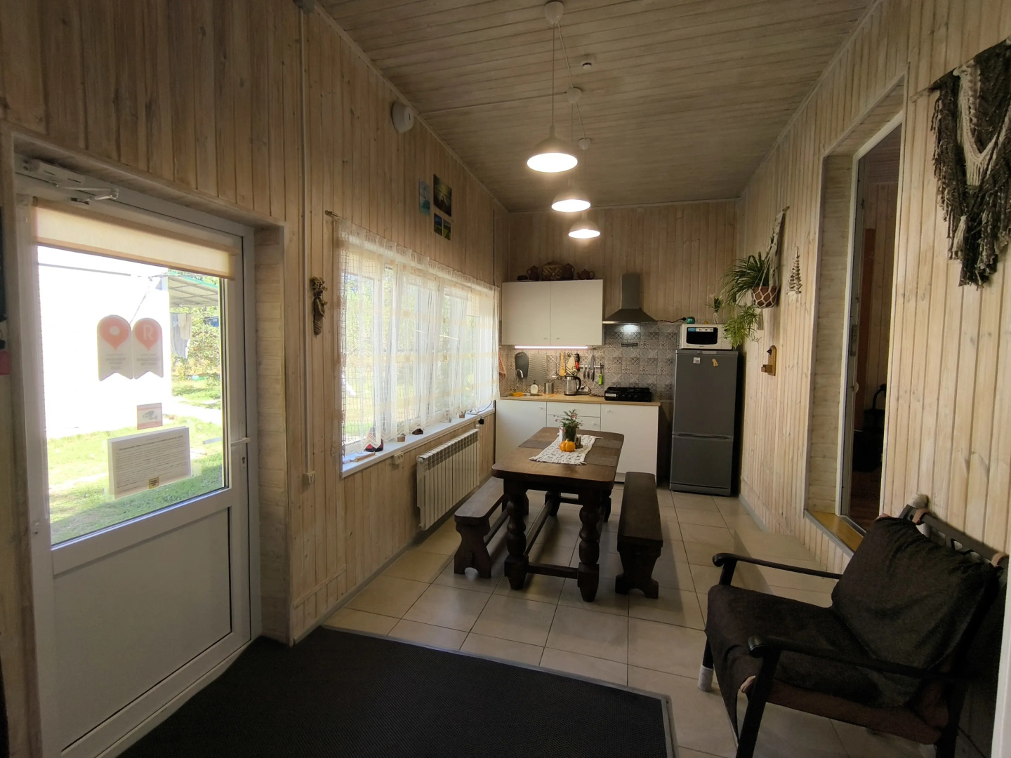 Частный дом у горной реки