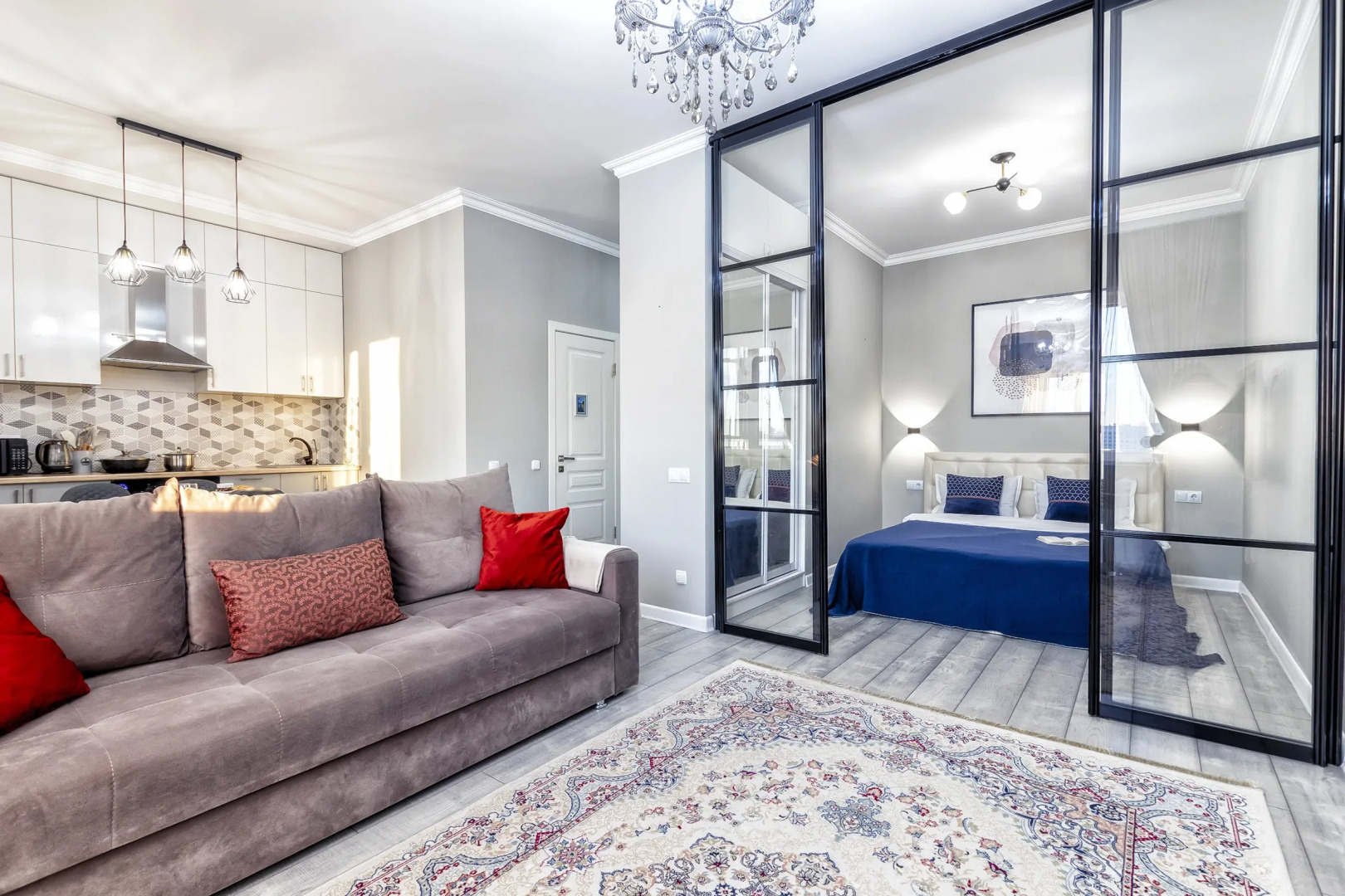 Квартира с красивым интерьером в центре Астаны