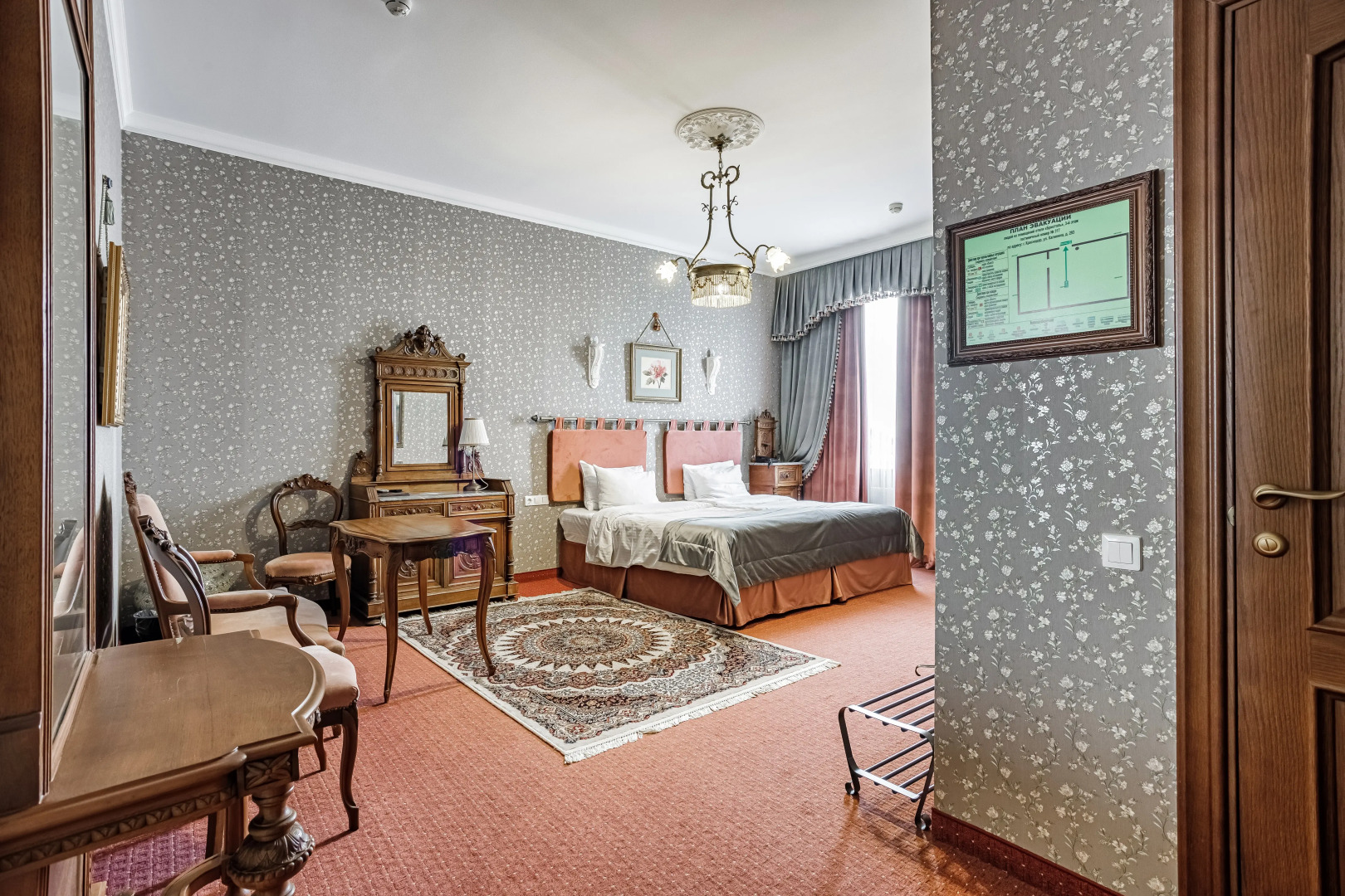 Отель Бристоль