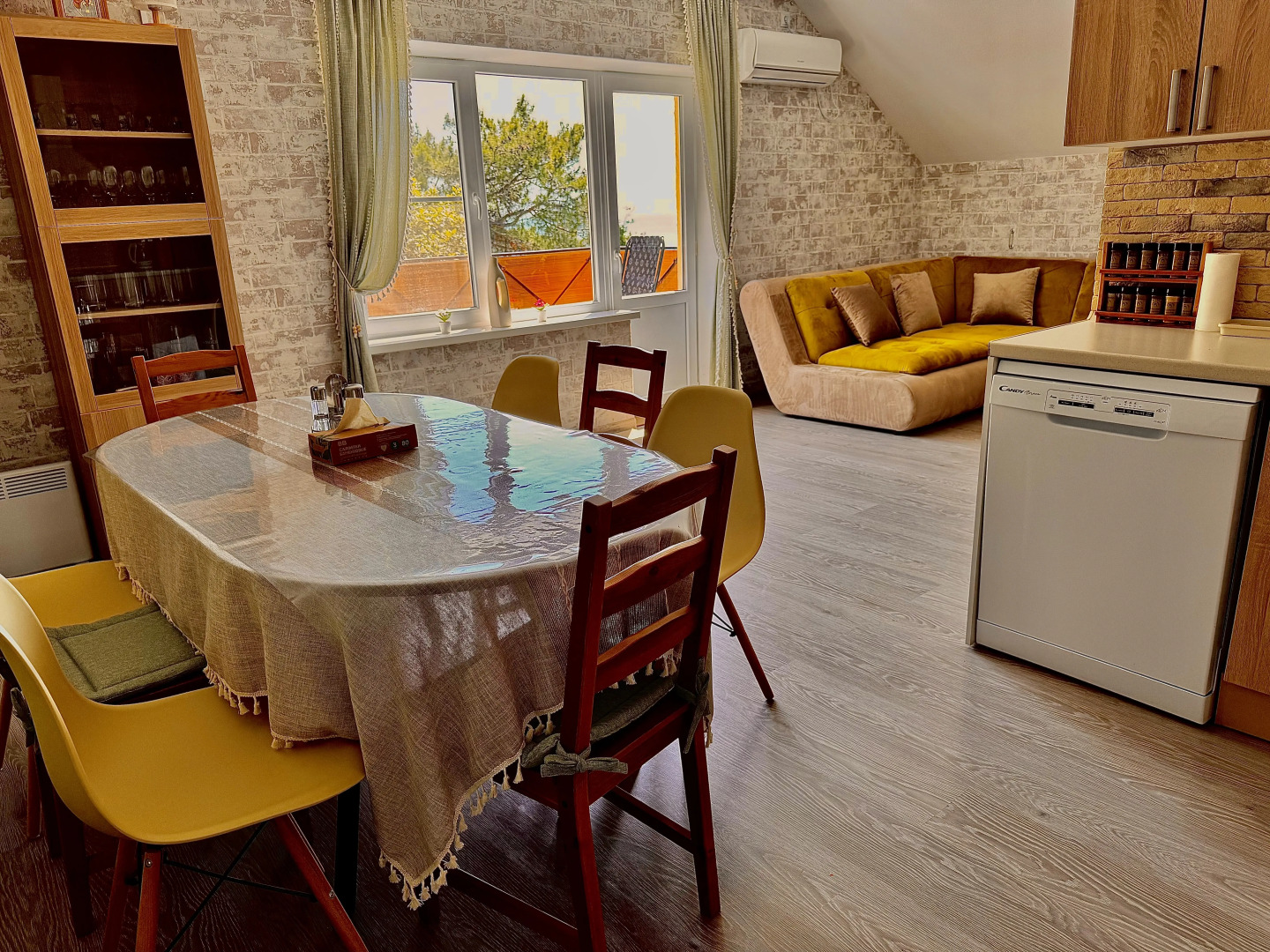 Апартаменты с видом на море, райское место для большой компании