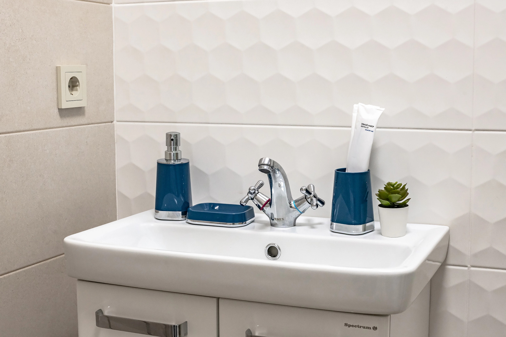 Апартаменты TopHouse на Каплунова 10 трёхкомнатные