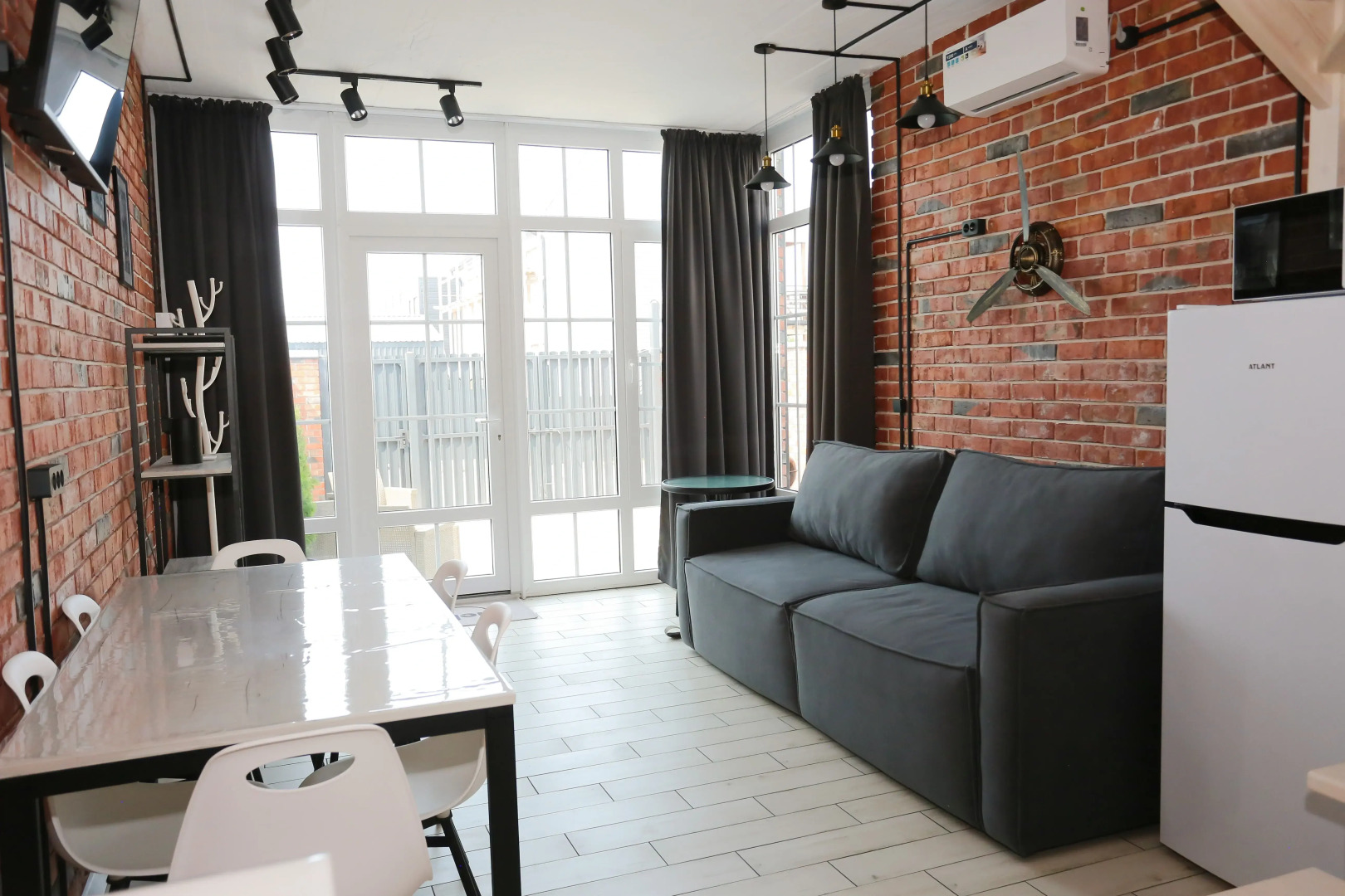 Апартаменты Азов лофт с видом на море