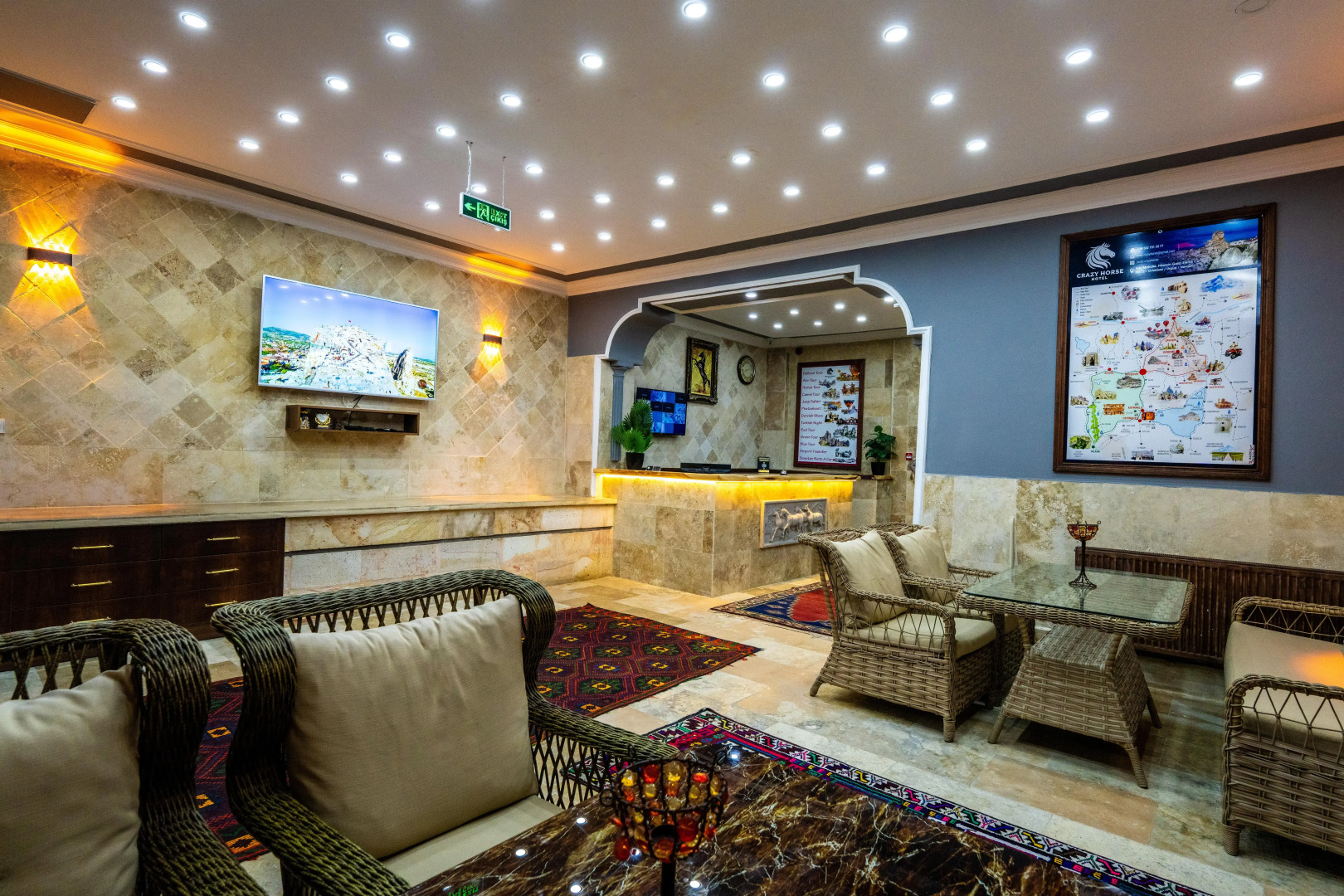 Отель Crazy Horse