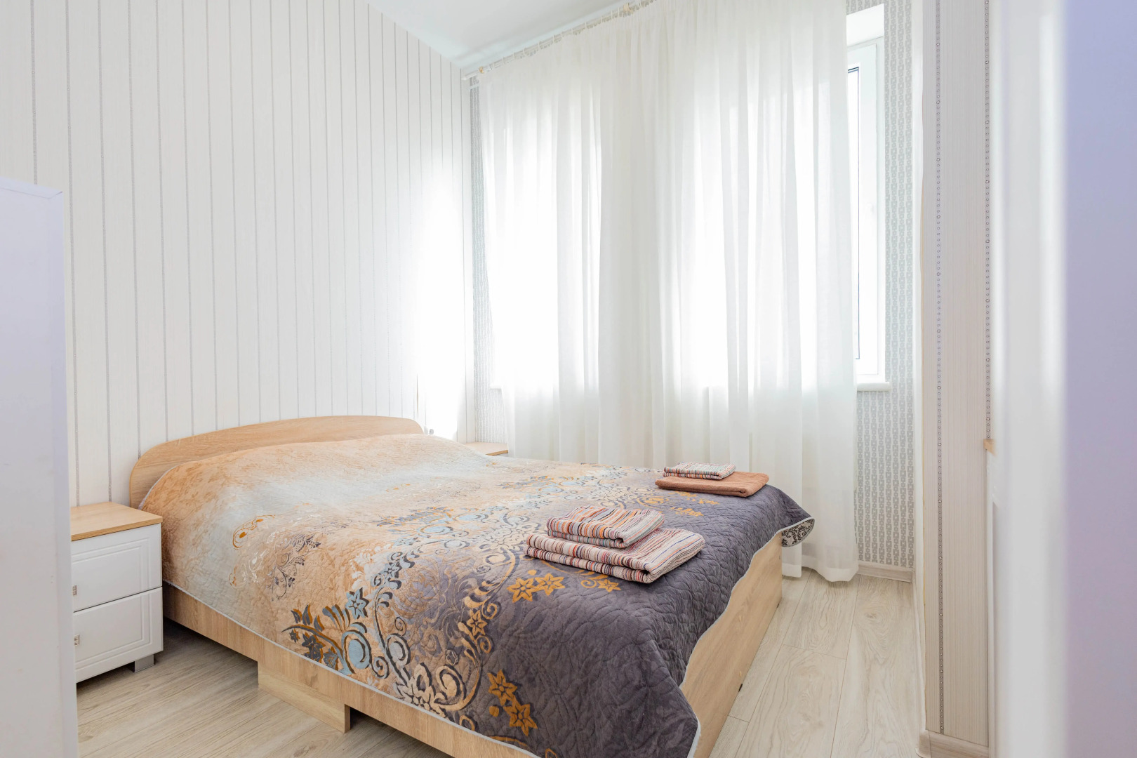 Апартаменты новые и комфортные возле красивого озера