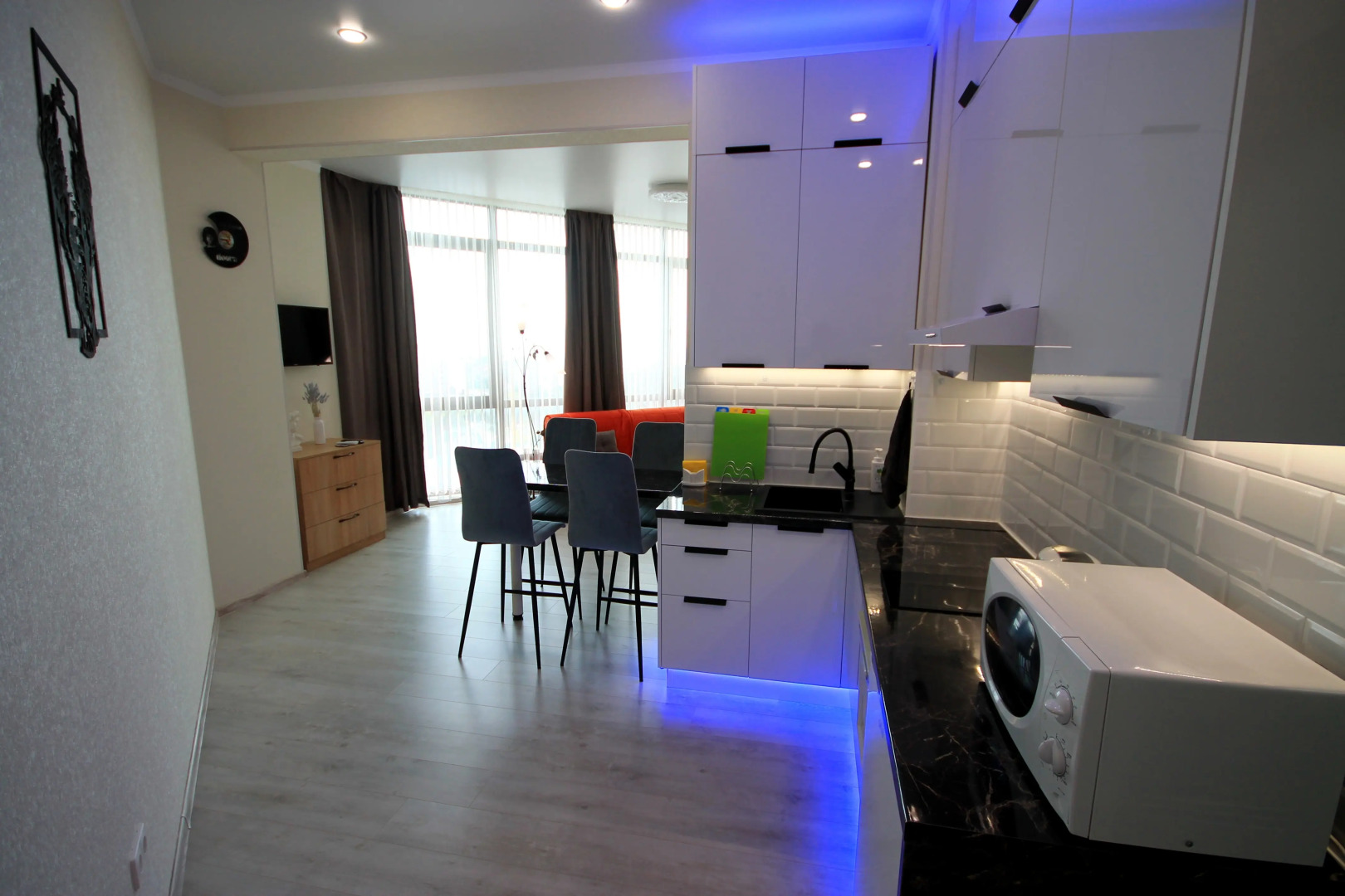 Квартира с Видом на Море и Панорамными Окнами