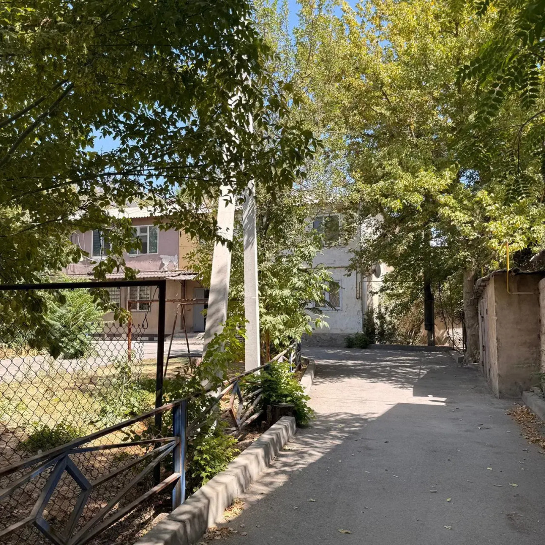 Апартаменты на Проспекте Тауке Хана 95а