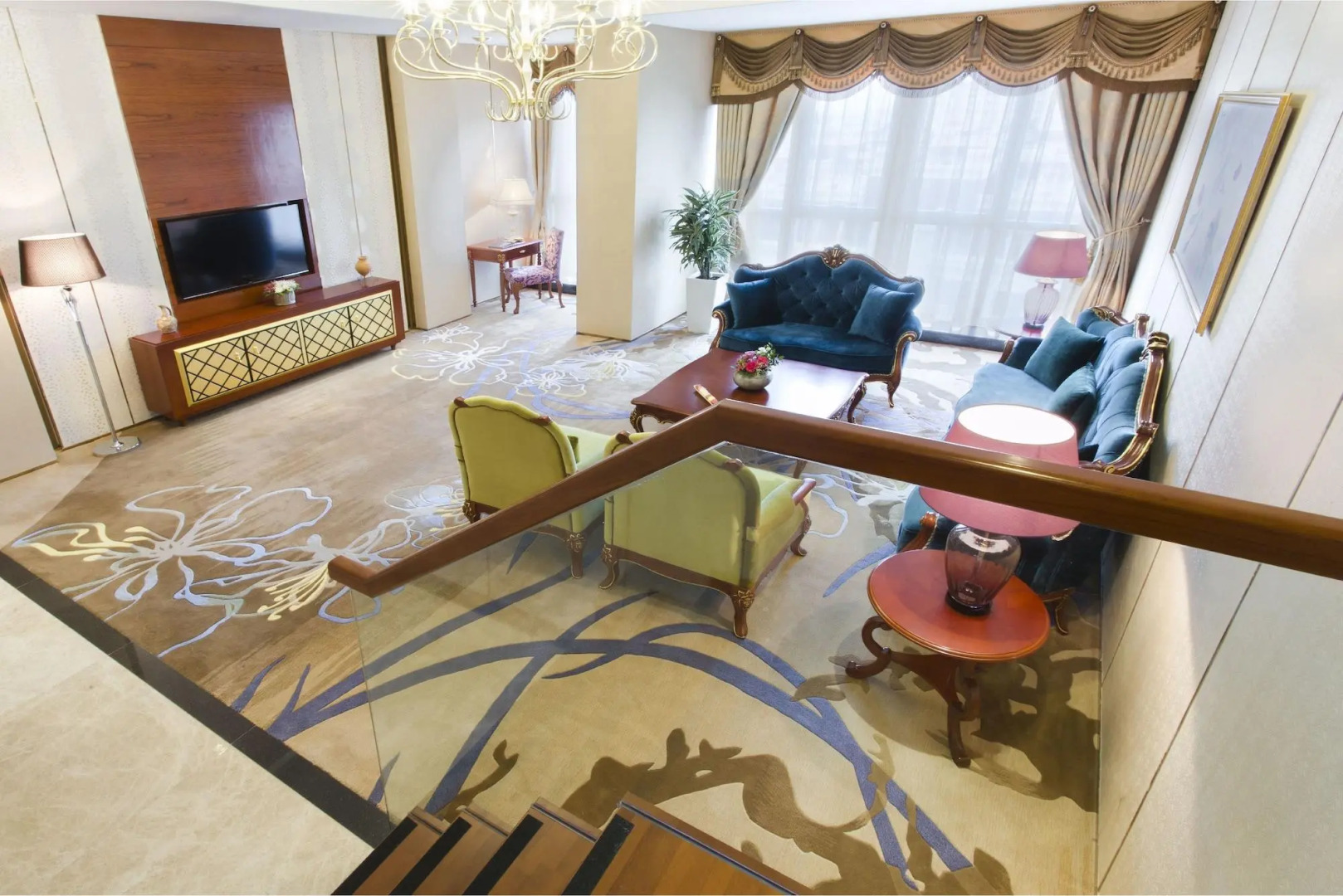 Отель Hotels & Preference Hualing Tbilisi