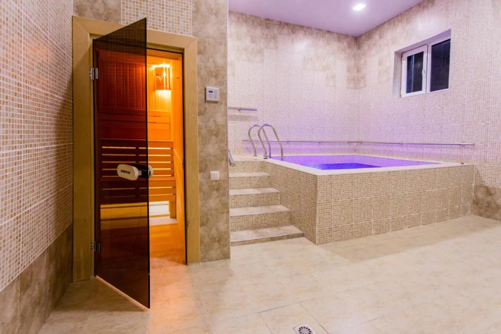 Отель Gabrielle International