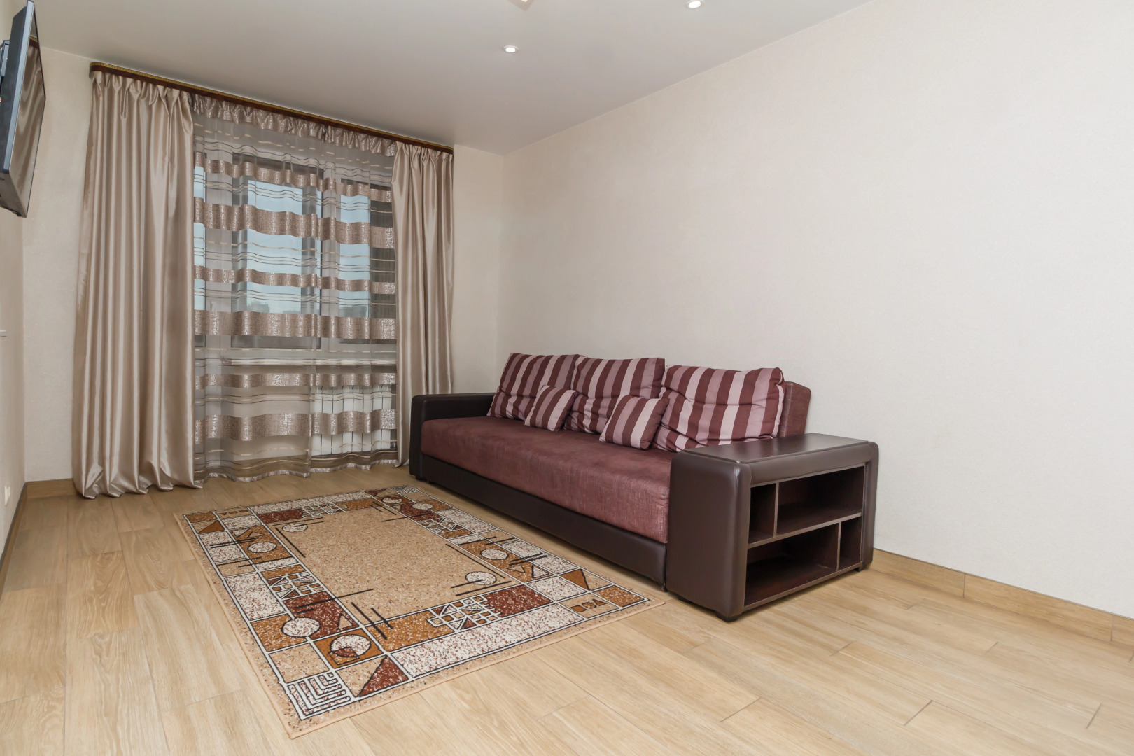 Апартаменты Ленина 64