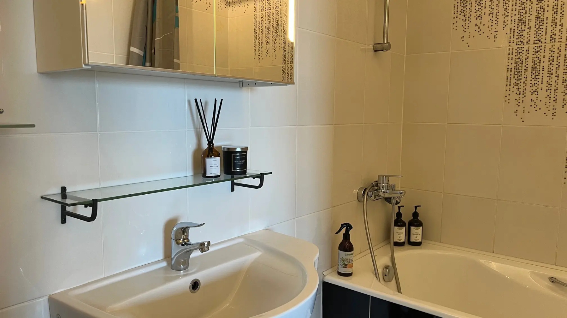 Апартаменты на Краснофлотской с видом на замок